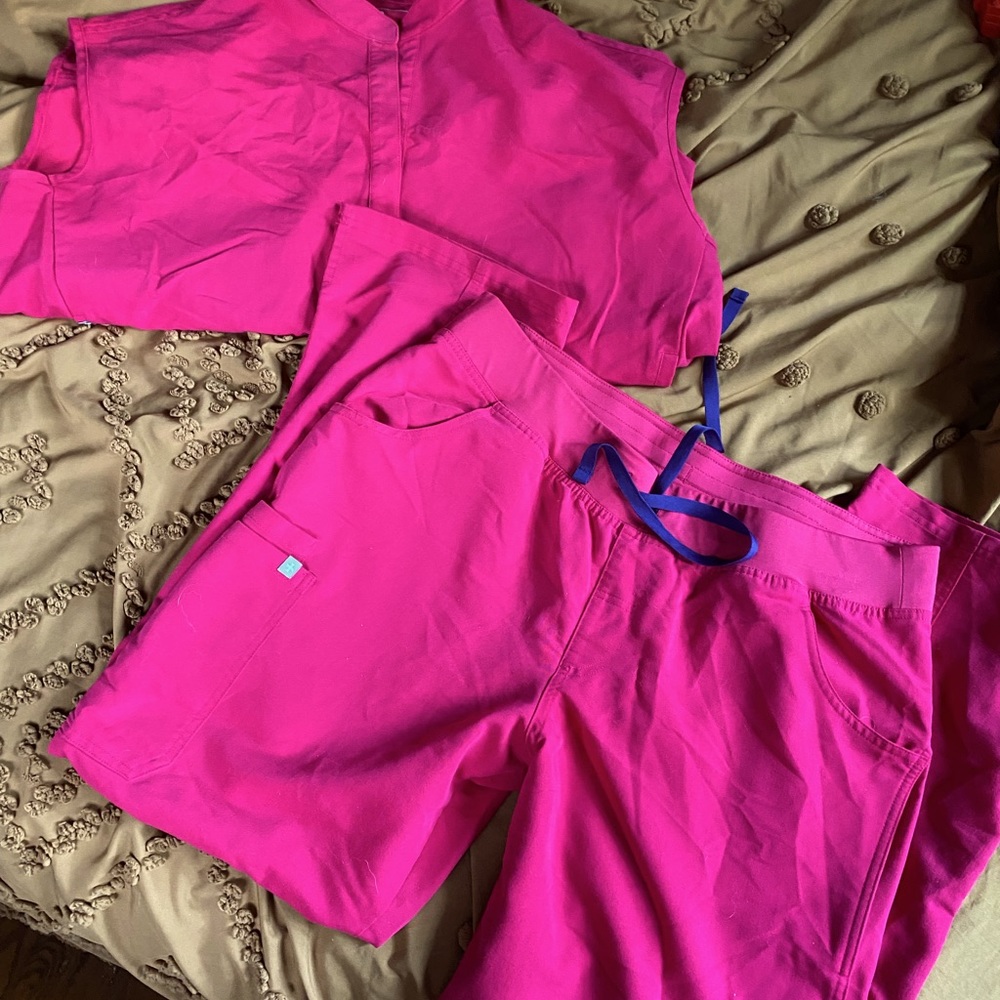 Bright pink Figs scrub set. M top, XL bottoms.